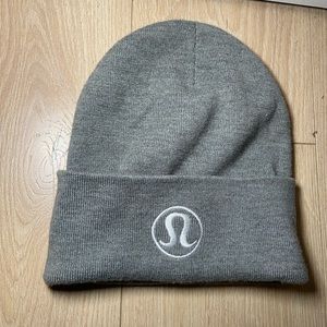 Lululemon grey logo toque
